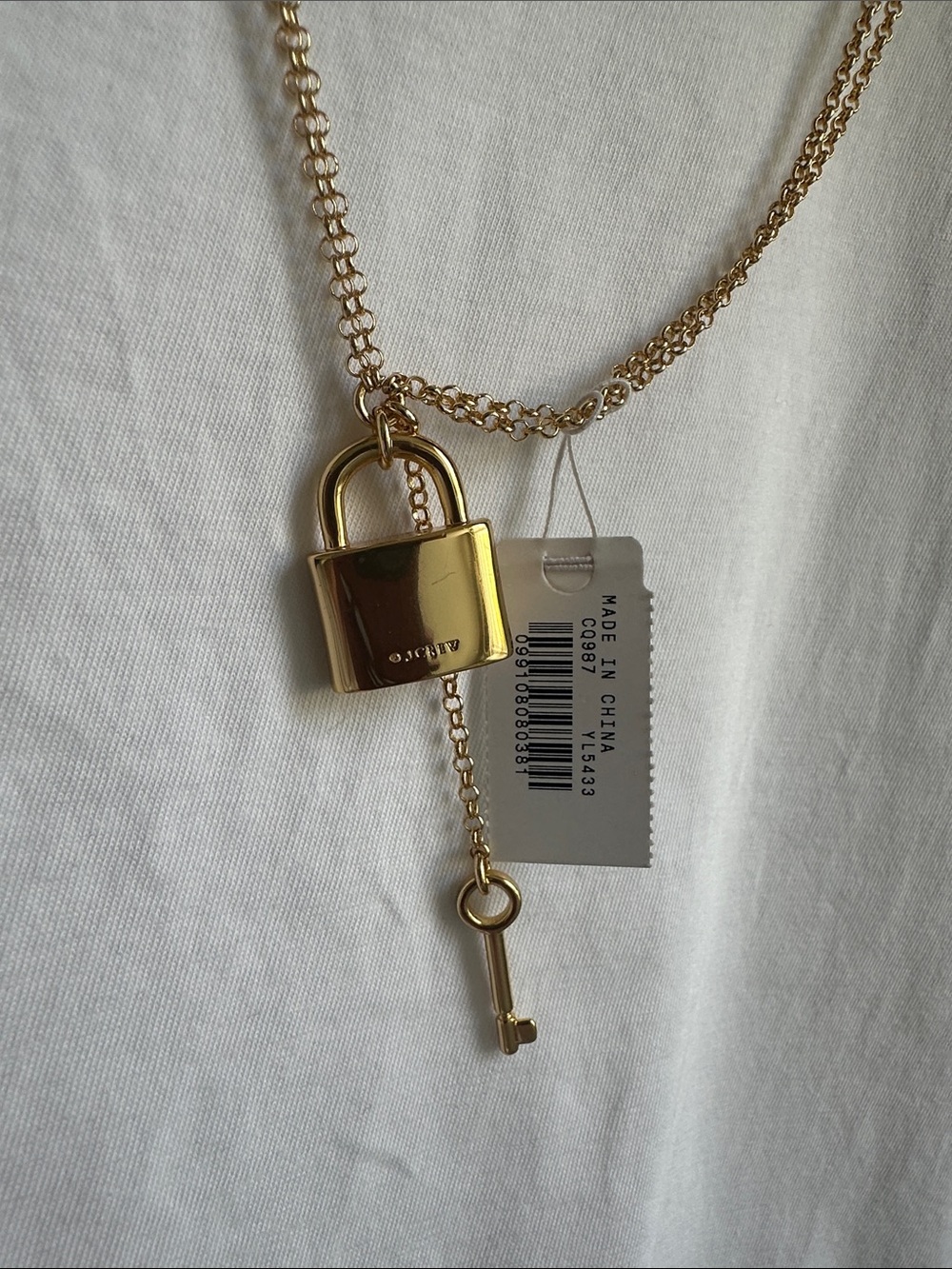 J. Crew Metallic Lock and Key Pendant Necklace NWT - Picture 5 of 6